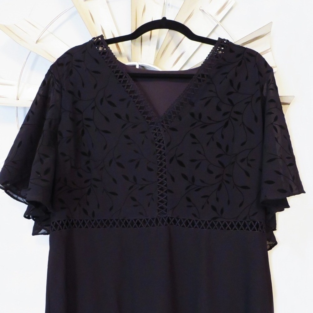 SHEIN Curve 2XL Black Flocked Leaf Chiffon Dress Flutter Sleeve V-Neck Plus Size - Picture 2 of 9